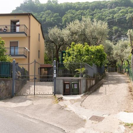 Sorrentovibes - Sea View Rooftop Apartment With Jacuzzi & Garden Bagian luar foto