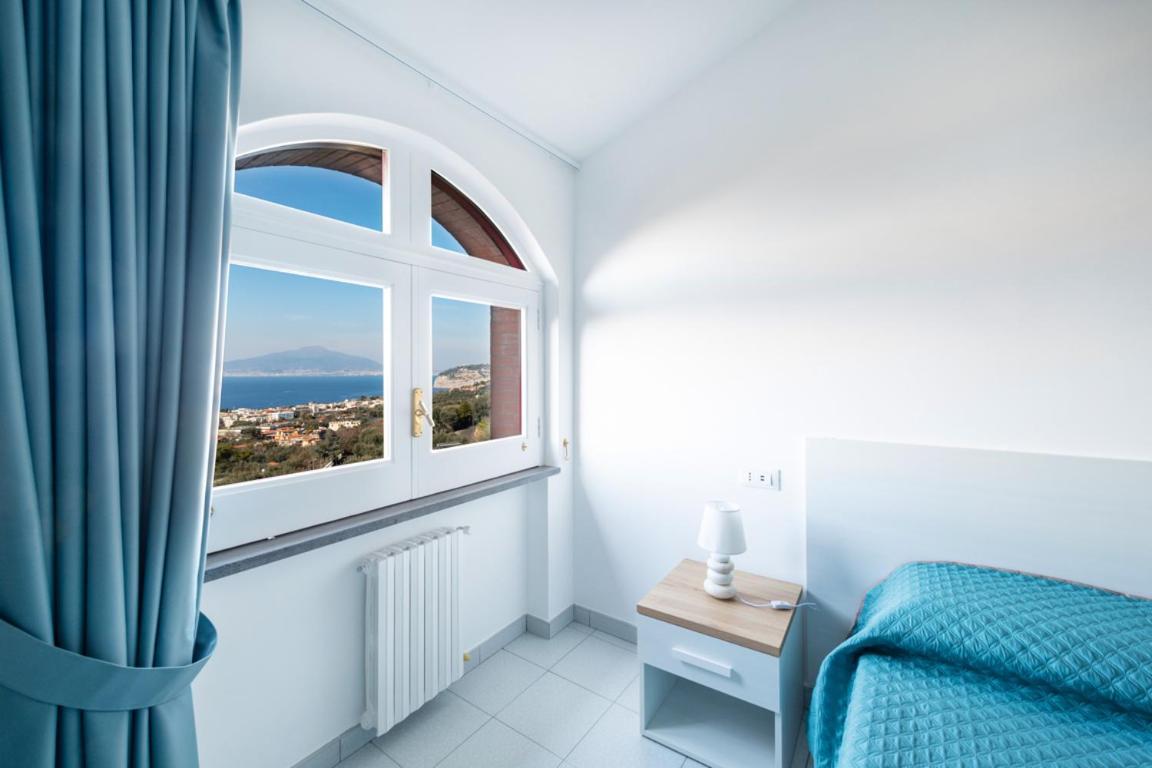Sorrentovibes - Sea View Rooftop Apartment With Jacuzzi & Garden Bagian luar foto
