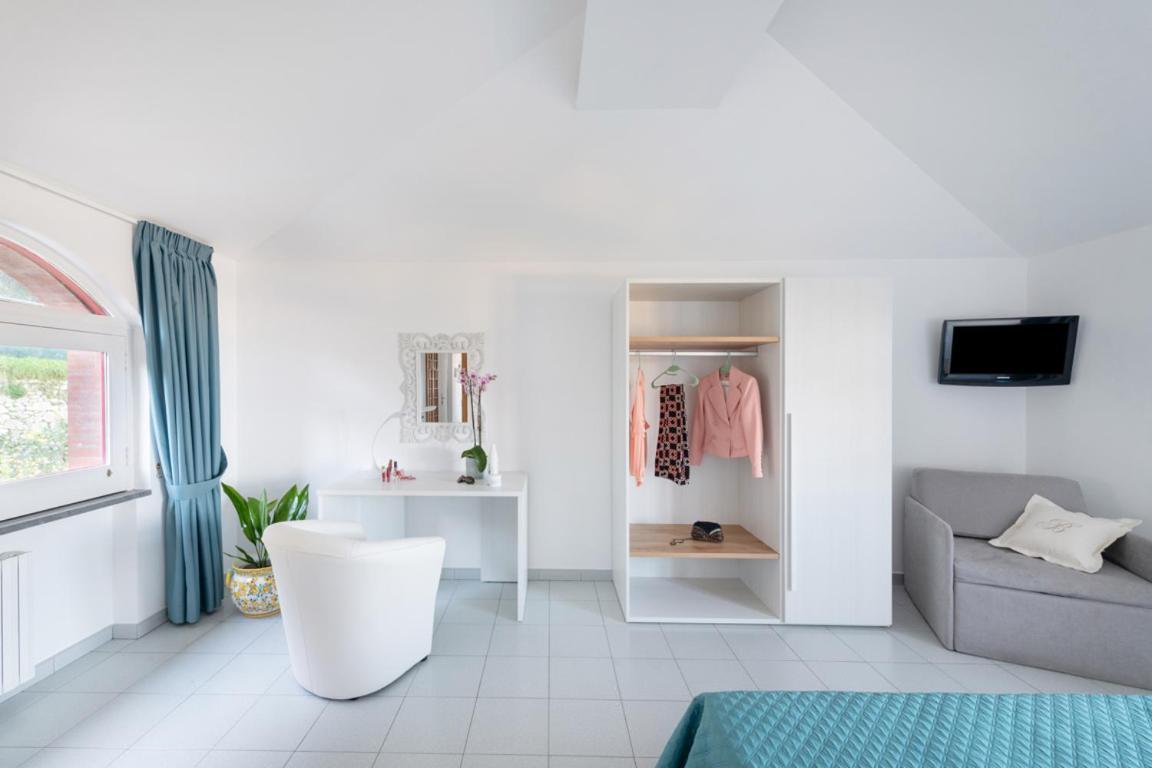 Sorrentovibes - Sea View Rooftop Apartment With Jacuzzi & Garden Bagian luar foto