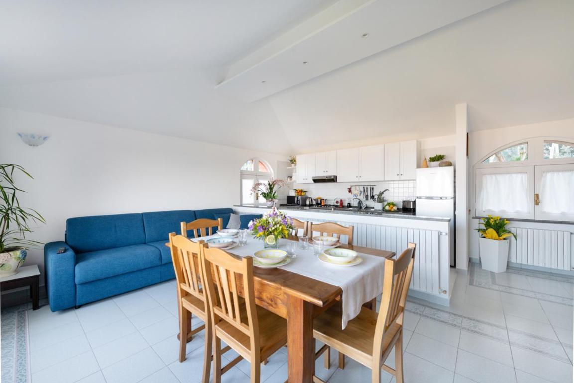 Sorrentovibes - Sea View Rooftop Apartment With Jacuzzi & Garden Bagian luar foto