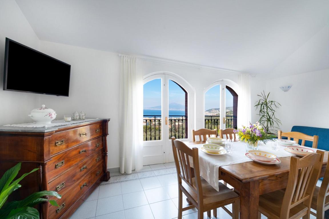 Sorrentovibes - Sea View Rooftop Apartment With Jacuzzi & Garden Bagian luar foto