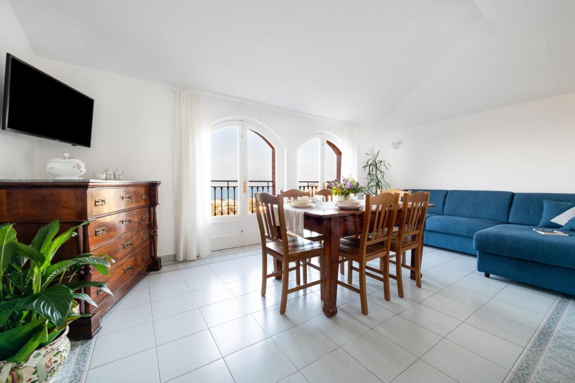 Sorrentovibes - Sea View Rooftop Apartment With Jacuzzi & Garden Bagian luar foto