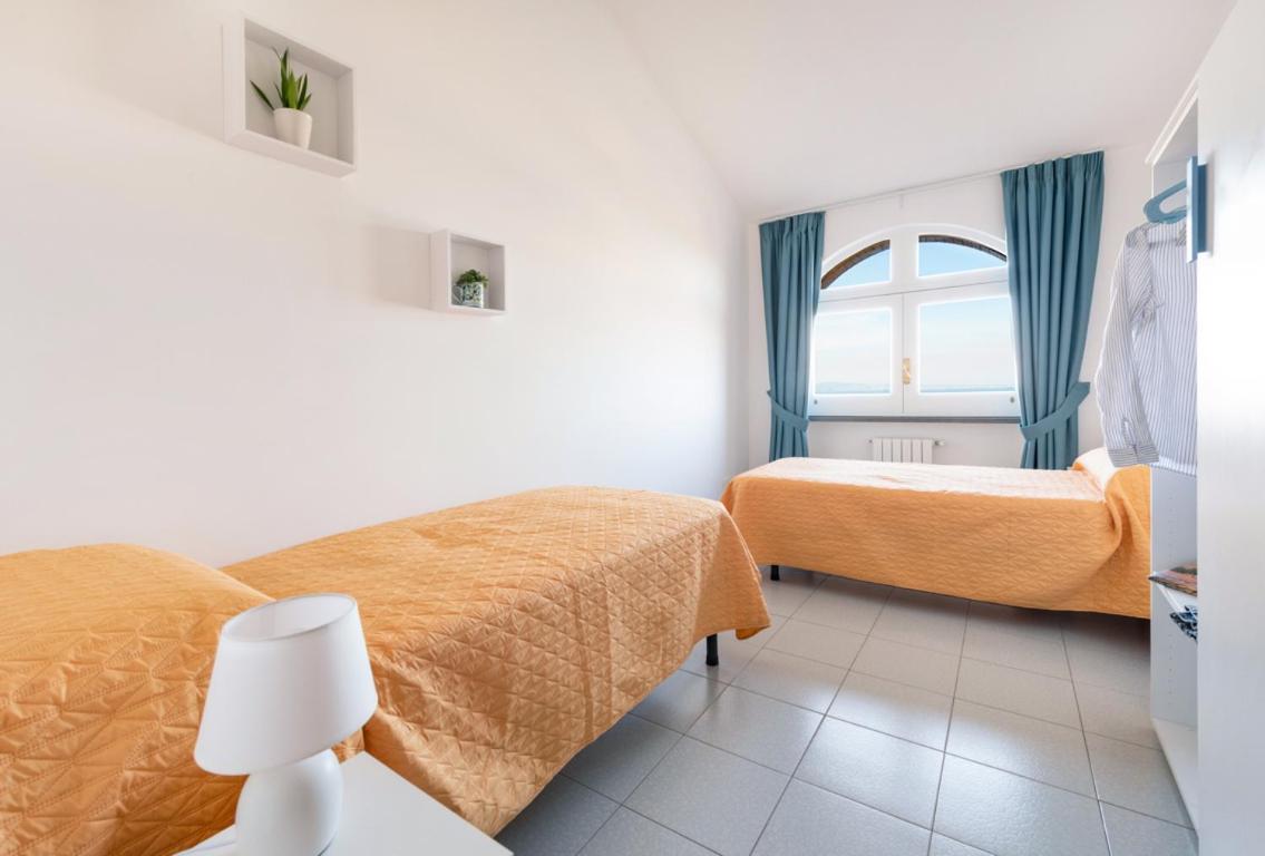 Sorrentovibes - Sea View Rooftop Apartment With Jacuzzi & Garden Bagian luar foto