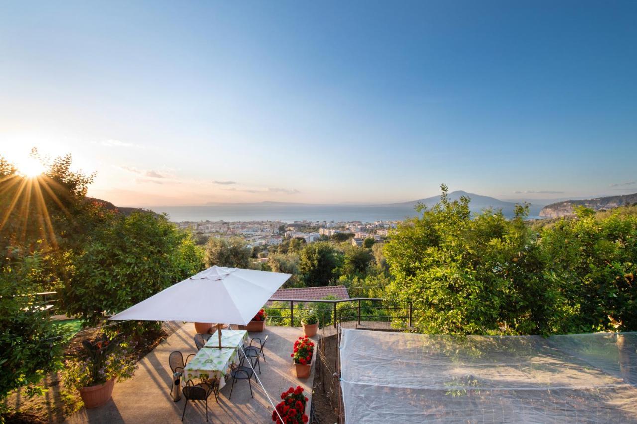 Sorrentovibes - Sea View Rooftop Apartment With Jacuzzi & Garden Bagian luar foto
